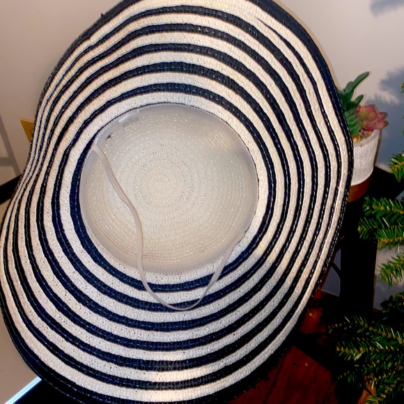 Sun hat - Picture 2 of 4